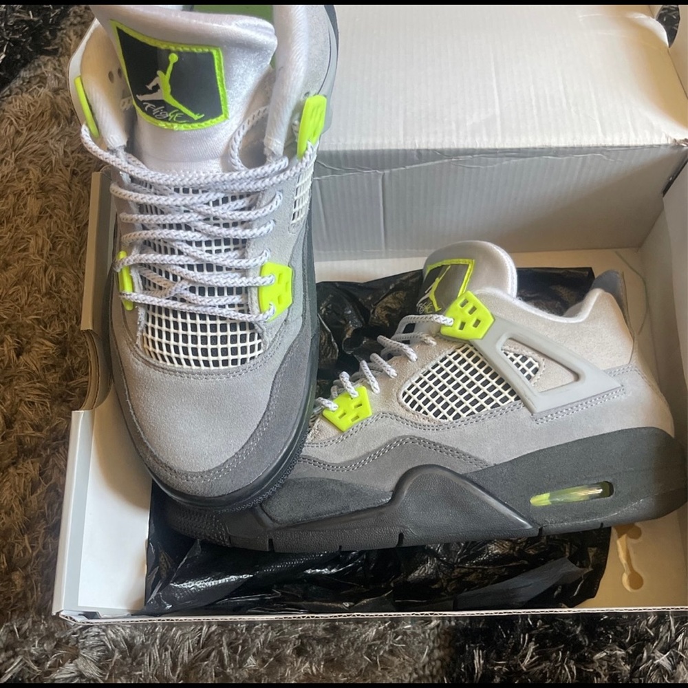 JORDAN 5s 7y Gray Neon green